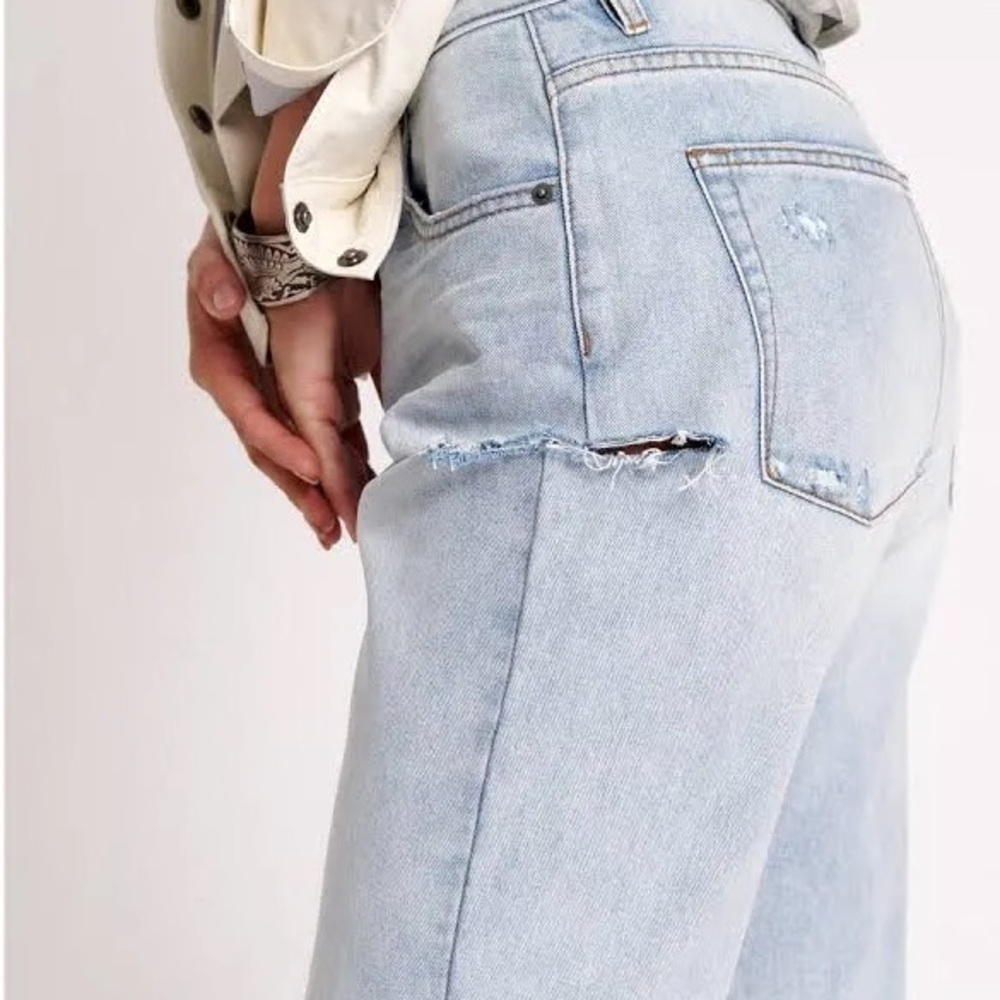 NWT One Teaspoon Light Wash Straight Leg Jeans Size 30 - Picture 3 of 7